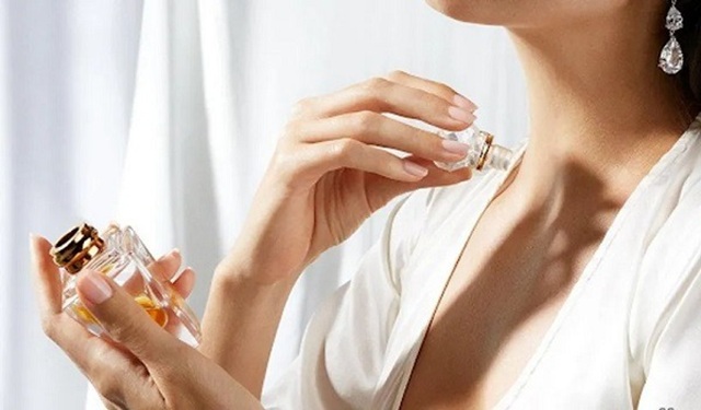 Nước hoa kích dục là gì